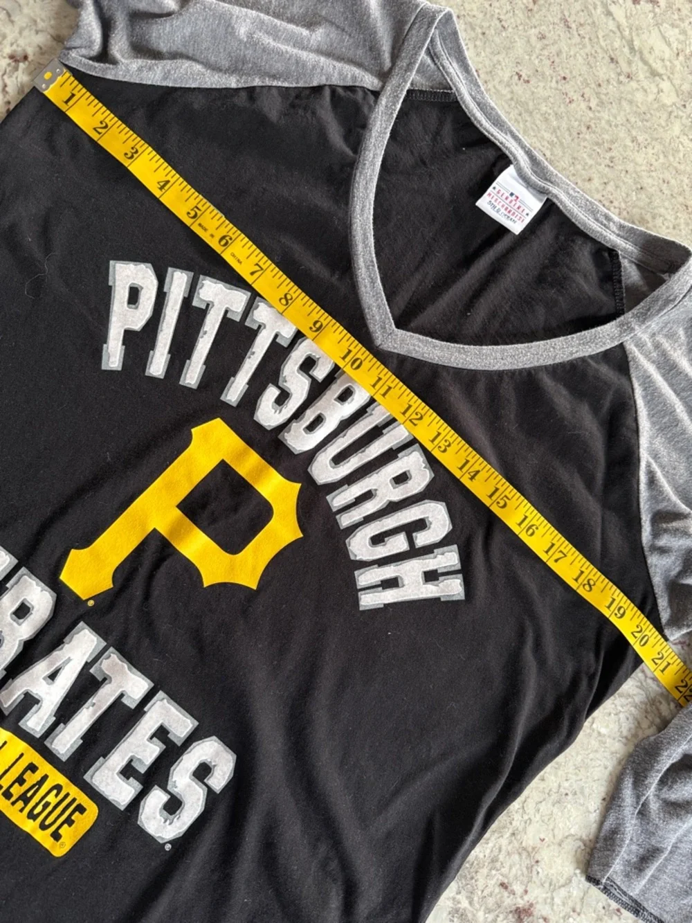 5th & Ocean MLB Genuine Merchandise Pittsburgh Pirates Baseball Tee - Picture 8 of 8